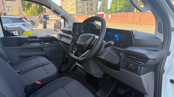 Ford Transit Custom 320 L1 Diesel Fwd 2.0 EcoBlue 136ps H1 Van Limited Auto - Image 6